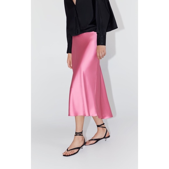 ❌SOLD❌⚡️⬇️$75 Zara Pink Satin Skirt - Picture 5 of 8